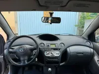 Gebraucht Toyota Yaris 66 PS (48 kW) 2004 Silber Limousine