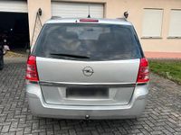 Gebraucht Opel Zafira 140 PS (102 kW) 2009 Silber Van / Kleinbus