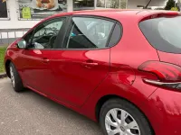 Gebraucht Peugeot 208 83 PS (61 kW) 2018 Rot Kleinwagen
