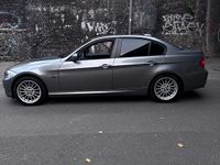 Gebraucht BMW 318 143 PS (105 kW) 2010 Grau Limousine