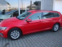Gebraucht VW Passat Business 122 PS (89 kW) 2023 Tornadorot Kombi