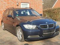 Gebraucht BMW 320 177 PS (130 kW) 2009 Blau Kombi