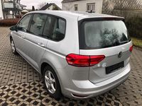 Gebraucht VW Touran 116 PS (85 kW) 2017 Silber Van / Kleinbus