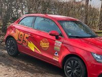 Gebraucht Audi A1 Design 89 PS (65 kW) 2011 Rot Kleinwagen
