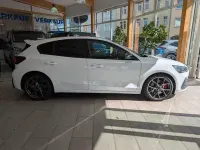 Używany Ford Focus ST 280 KM (205 kW) 2025 Biały Sedan/Limuzyna