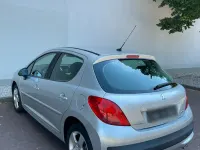 Gebraucht Peugeot 207 120 PS (88 kW) 2008 Silber Limousine