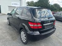 Gebraucht Mercedes B180 109 PS (80 kW) 2010 Schwarz Van / Kleinbus