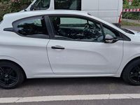 Gebraucht Peugeot 208 68 PS (50 kW) 2013 Weiß Kleinwagen