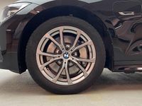 Gebraucht BMW 330e Advantage 292 PS (214 kW) 2022 Schwarz uni Kombi