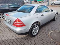 Gebraucht Mercedes SLK230 193 PS (141 kW) 1999 Silber Cabrio