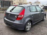 Gebraucht Hyundai i30 Edition 90 PS (66 kW) 2011 Grau Limousine