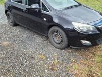 Gebraucht Opel Astra Edition 180 PS (132 kW) 2010 Schwarz Limousine