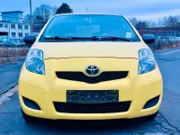 Gebraucht Toyota Yaris Basis 69 PS (50 kW) 2009 Gelb Kleinwagen
