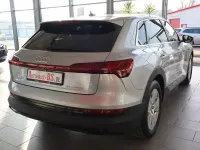 Gebraucht Audi e-tron 300 kW (408 PS) 2023 Florettsilber metallic SUV