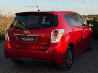 Gebraucht Toyota Verso 111 PS (81 kW) 2014 Rot Van / Kleinbus
