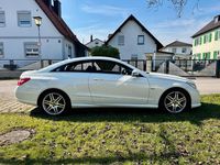 Gebraucht Mercedes E200 AMG line 184 PS (135 kW) 2011 Weiß Coupé