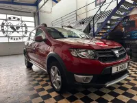 Gebraucht Dacia Sandero Stepway 90 PS (66 kW) 2015 Rot Limousine