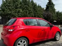 Gebraucht Hyundai i20 77 PS (56 kW) 2012 Rot Kleinwagen