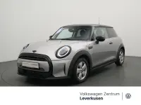 Usado Mini Cooper Essential 136 HP (100 kW) 2023 Prateado Citadino