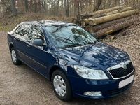 Gebraucht Skoda Octavia 80 PS (58 kW) 2012 Blau Limousine