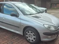 Gebraucht Peugeot 206 60 PS (44 kW) 2005 Silber Limousine