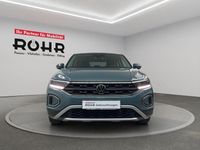 Gebraucht VW T-Roc Basis 110 PS (80 kW) 2023 Petroleum blue metallic SUV
