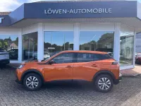 Gebraucht Peugeot e-2008 Active 100 kW (136 PS) 2023 Lackierung orange fusion/typ a SUV