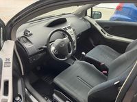 Gebraucht Toyota Yaris 69 PS (50 kW) 2008 Grau Kleinwagen