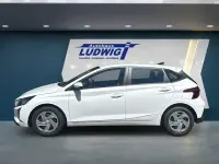 Gebraucht Hyundai i20 Select 79 PS (58 kW) 2025 Atlas white Kleinwagen