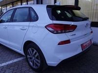 Gebraucht Hyundai i30 Trend 140 PS (102 kW) 2018 Polar white / sol Kleinwagen