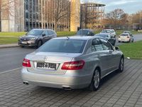Gebraucht Mercedes E200 136 PS (100 kW) 2011 Silber Limousine