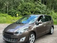 Gebraucht Renault Grand Scénic III 110 PS (80 kW) 2011 Braun Van / Kleinbus
