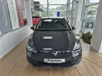 Gebraucht VW Golf VIII Life 131 PS (96 kW) 2023 Uranograu Limousine