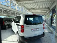 Gebraucht Opel Vivaro 179 PS (131 kW) 2026 Weiß Van / Kleinbus