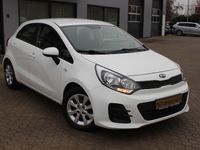 Second-hand Kia Rio 84 CP (61 kW) 2017 Alb Hatchback