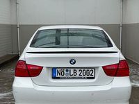Gebraucht BMW 325 218 PS (160 kW) 2009 Weiß Limousine