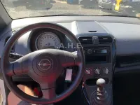 Gebraucht Opel Agila 68 PS (50 kW) 2011 Weiß Kleinwagen