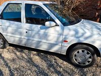 Gebraucht Ford Escort 90 PS (66 kW) 1996 Weiß Limousine
