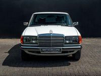 Second-hand Mercedes 250 1979 Alb Berlinǎ