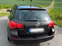Usata Opel Astra 100 CV (73 kW) 2011 Marrone Station wagon