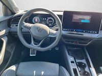 Gebraucht VW Passat R-line 265 PS (194 kW) 2025 Reef blue metallic (metallic) Kombi