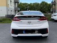 Gebraucht Hyundai Ioniq Premium 141 PS (103 kW) 2017 Weiß Kleinwagen
