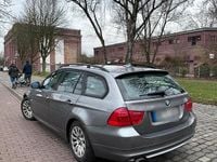 Gebraucht BMW 320 177 PS (130 kW) 2009 Grau Kombi