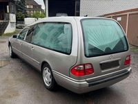 Gebraucht Mercedes E280 Classic 204 PS (150 kW) 1998 Grau Kombi