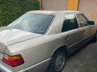 Second-hand Mercedes E250 90 CP (66 kW) 1992 Berlinǎ