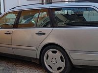 Gebraucht Mercedes E320 224 PS (164 kW) 1997 Silber Kombi