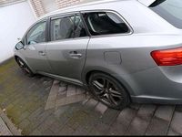 Gebraucht Toyota Avensis Life 147 PS (108 kW) 2012 Grau Kombi