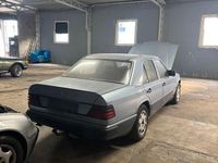 Gebraucht Mercedes E260 161 PS (118 kW) 1990 Limousine