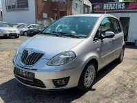 Gebraucht Lancia Musa 95 PS (69 kW) 2010 Silber metallic Van / Kleinbus
