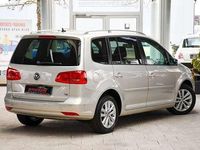 Gebraucht VW Touran Style 140 PS (102 kW) 2012 Gold Van / Kleinbus
